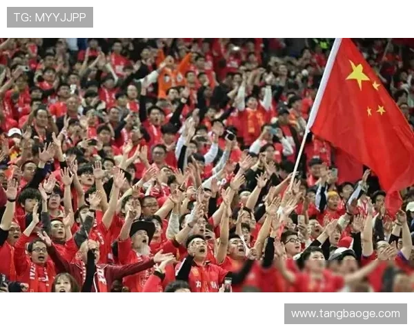 中国男足逆转取胜展现拼搏精神年轻球员闪耀绿茵点燃球迷热情