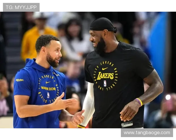 NBA最新动态：詹姆斯领衔湖人迎战勇士库里复出助阵季后赛激战再度升级