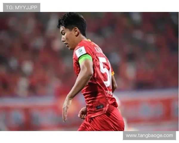 国足新星闪耀亚洲赛场展现青春力量助力球队强势挺进决赛