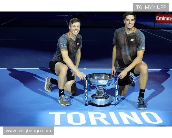 网球大满贯赛事最新动态：顶尖选手争夺激烈，年轻力量崭露头角