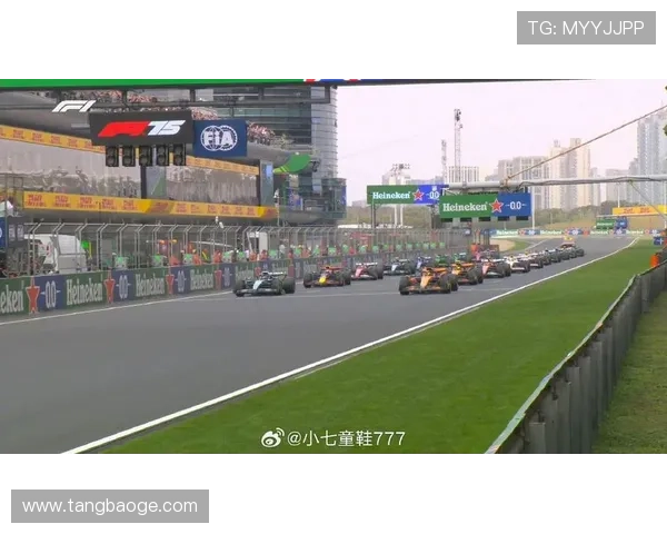 F1赛事新赛季揭幕 多支车队调整阵容争夺冠军荣耀