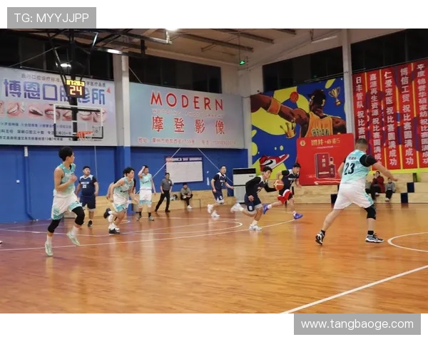 中国篮球联赛新赛季精彩开幕 各队争夺激烈球迷热情高涨