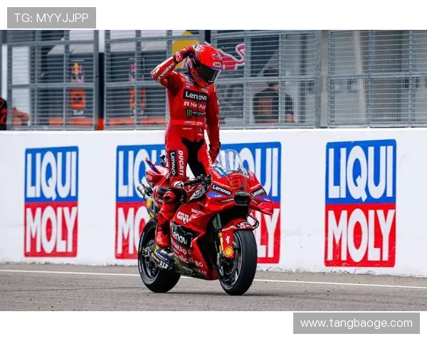 摩托车手佩德罗萨宣布复出参加2025赛季MotoGP比赛，挑战全新赛道与对手